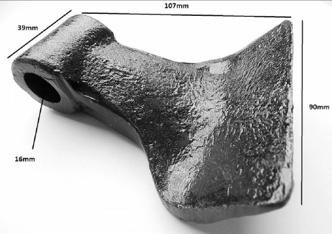 Młotek do kosiarki bijakowej fi 16mm - 700 g Młotek do kosiarki bijakowej fi 16mm - 700 g