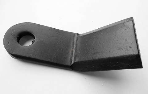 Nóż "Y" do kosiarki bijakowej fi 16 mm - 300 g Nóż "Y" do kosiarki bijakowej fi 16 mm - 300 g