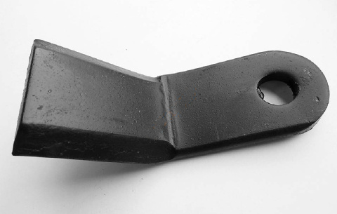 Nóż "Y" do kosiarki bijakowej fi 16 mm - 300 g Nóż "Y" do kosiarki bijakowej fi 16 mm - 300 g